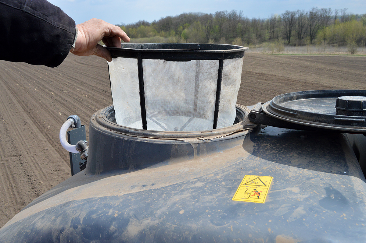 Фільтр бункера для рідких добрив об’ємом 3900 л